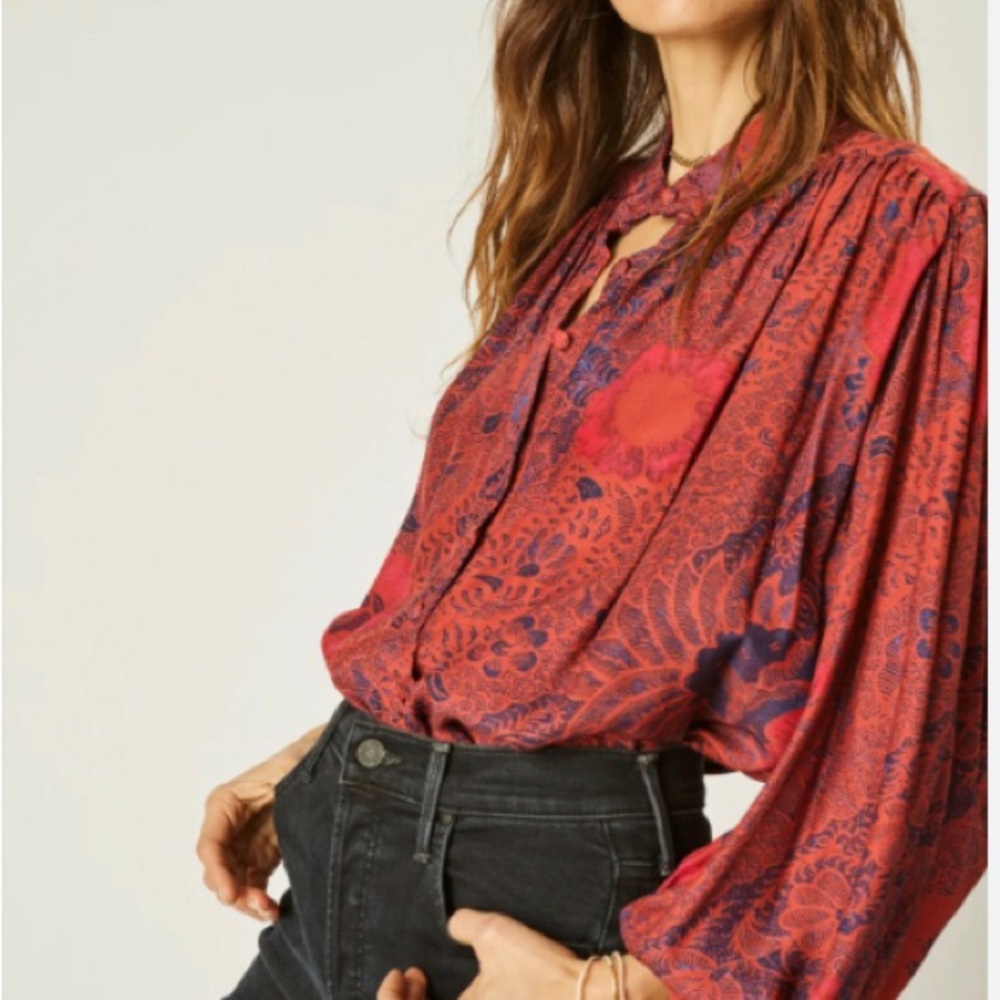 Tuckernuck women’s top